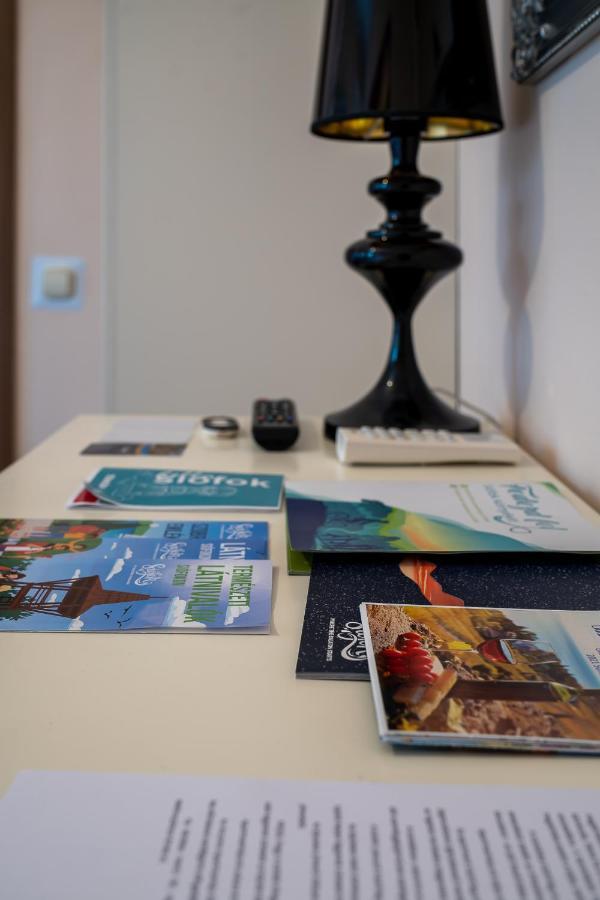 Accomo Apartmanhaz ชิโอฟก ภายนอก รูปภาพ