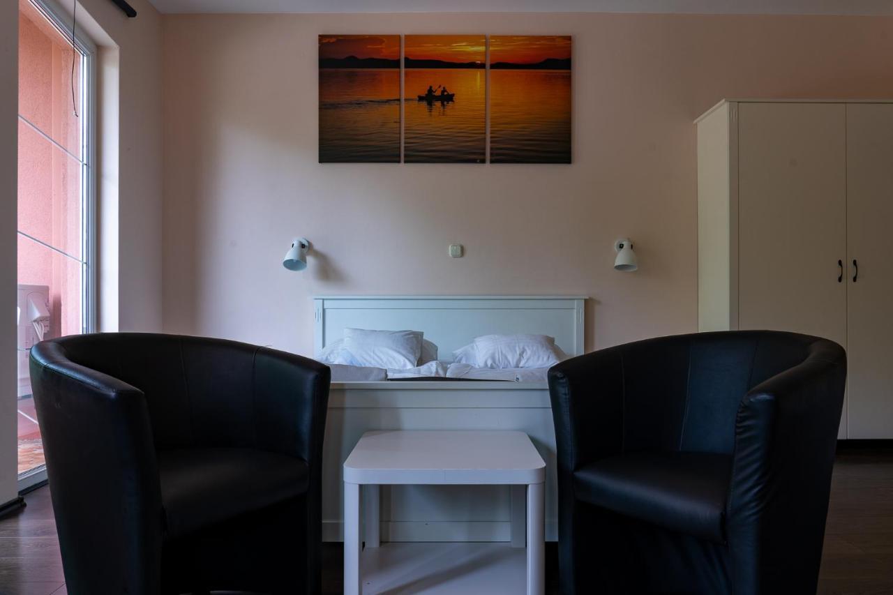 Accomo Apartmanhaz ชิโอฟก ภายนอก รูปภาพ