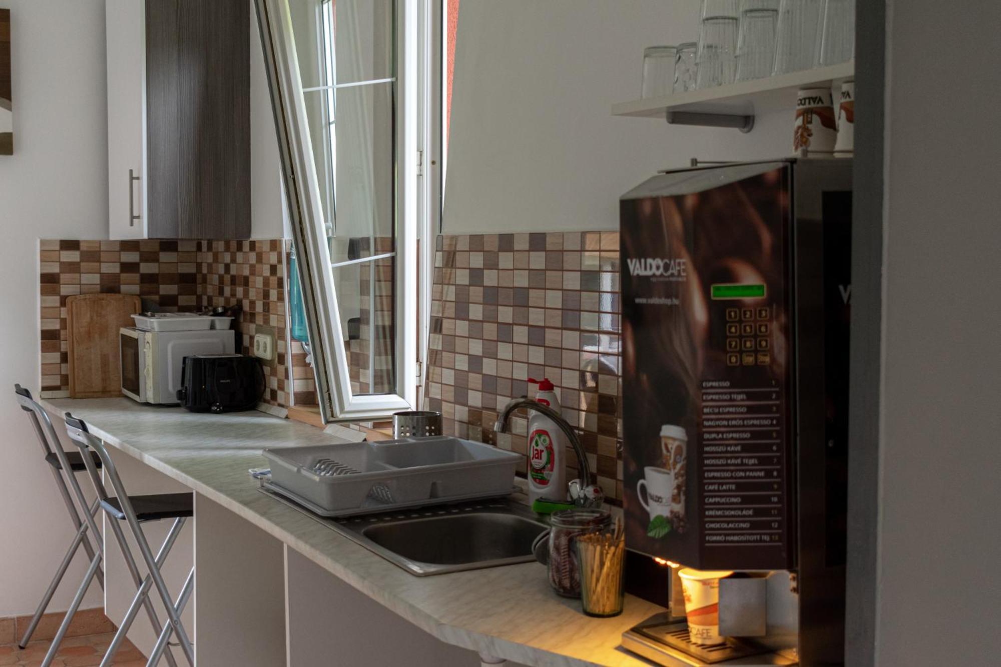 Accomo Apartmanhaz ชิโอฟก ภายนอก รูปภาพ